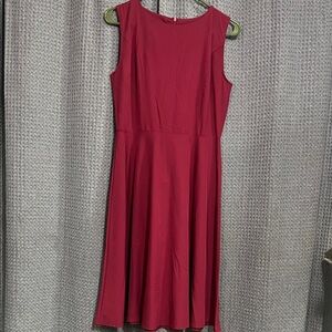 Simple sleeveless  burgundy Dress